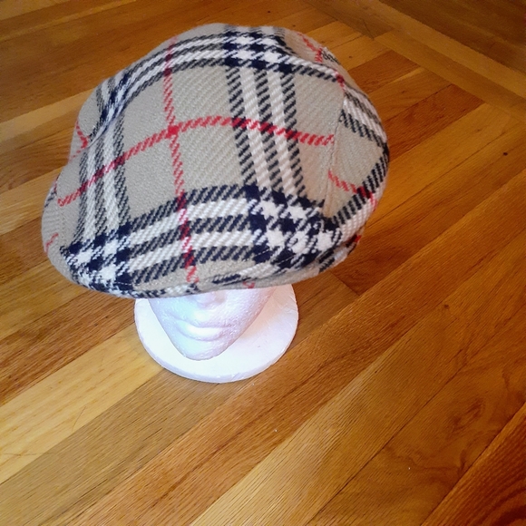 Burberry Other - BURBERRY VINTAGE Nova  Check Wool  Flat Newsboy Cap  Beige Size L